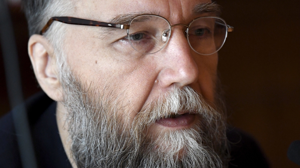 Tras la huella de Dugin, ¿un genio tenebroso o el filósofo que inspiró a Putin?