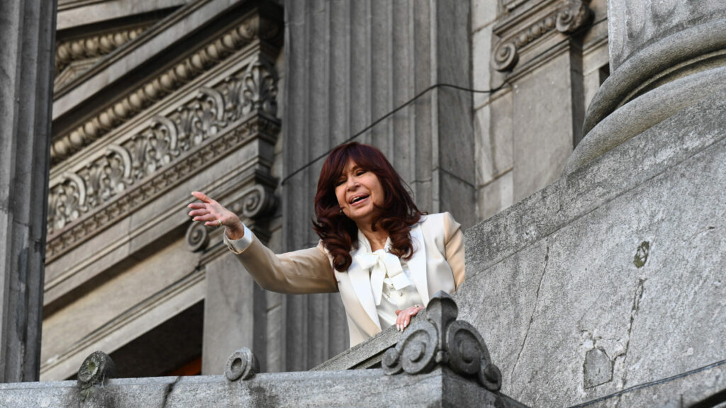 La Policía argentina registra la casa del atacante de Cristina Fernández de Kirchner