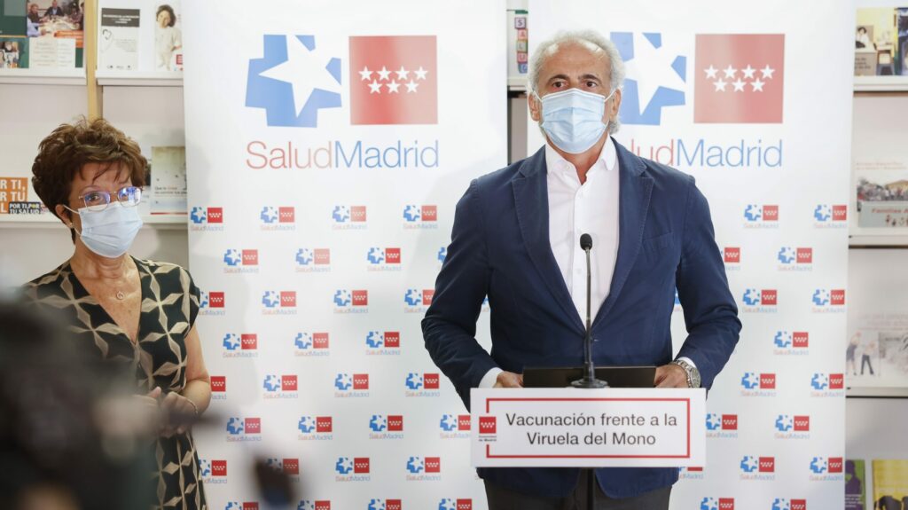 Escudero defiende la atención telemática del Hospital Villalba a una paciente en urgencias: 