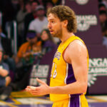 Pau Gasol jugando con los Lakers