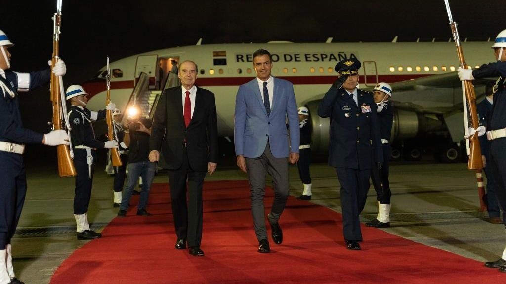 Pedro Sánchez con el presidente de Colombia, Gustavo Petro, en su visita oficial al país sudamericano