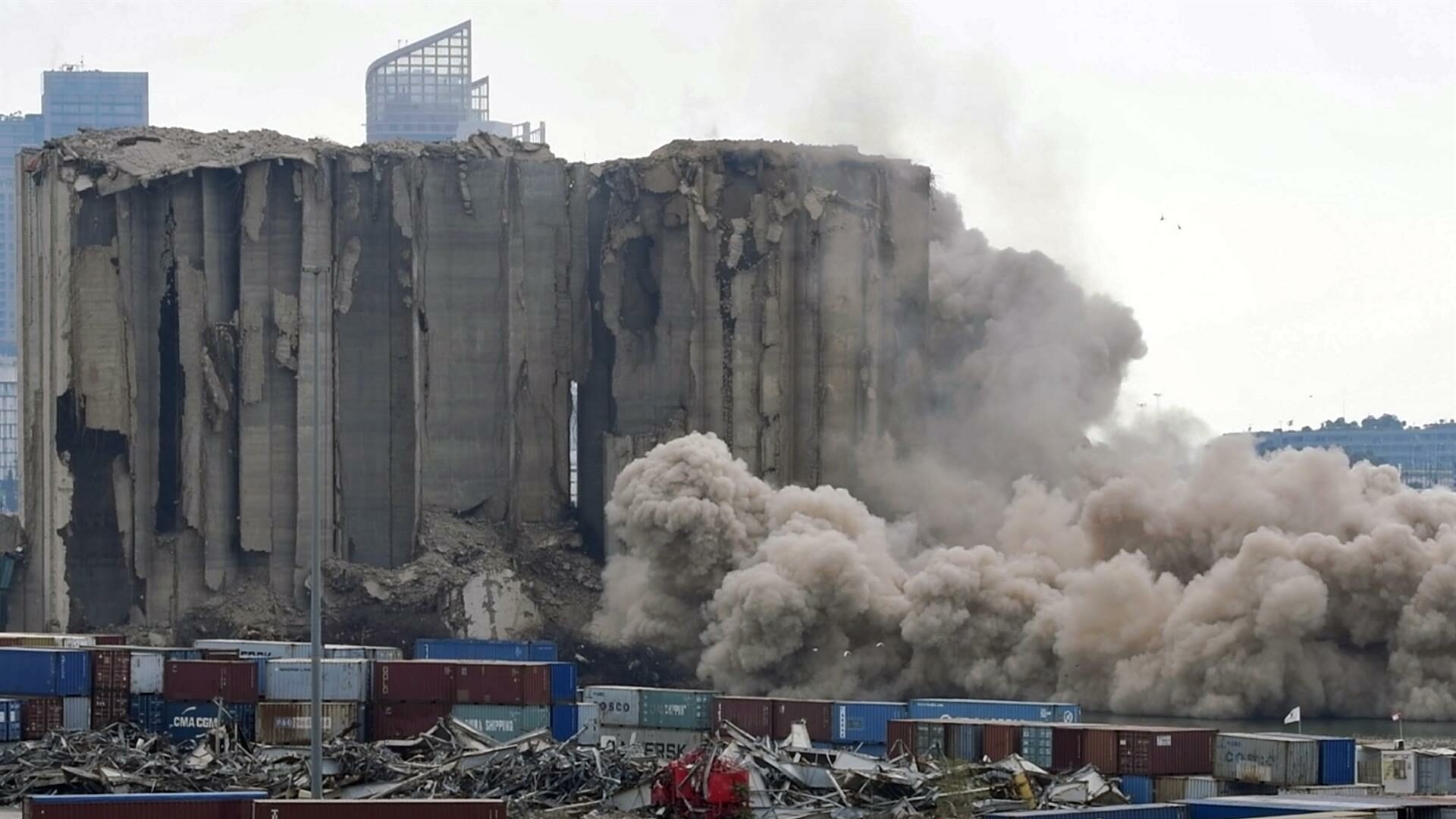 Un colapso en los silos del puerto de Beirut marca el segundo aniversario de la explosión
