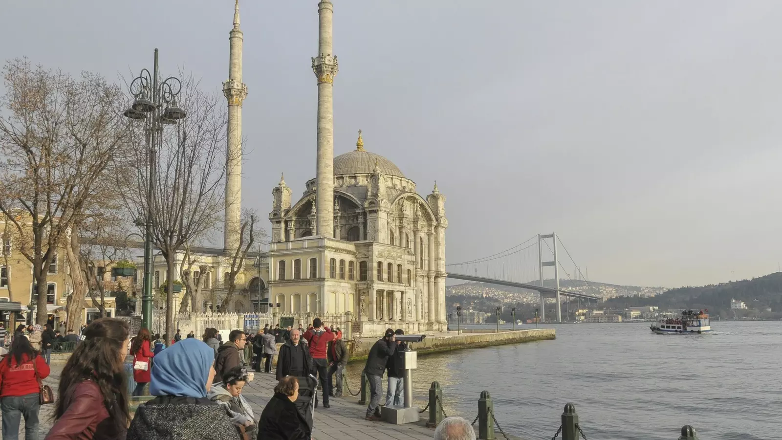 Turquía quintuplicará la tasa a los barcos por cruzar el estrecho del Bósforo