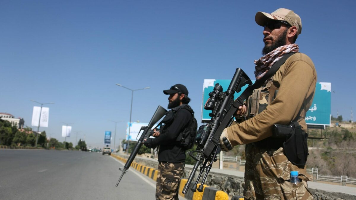 Guardias talibán en Kabul