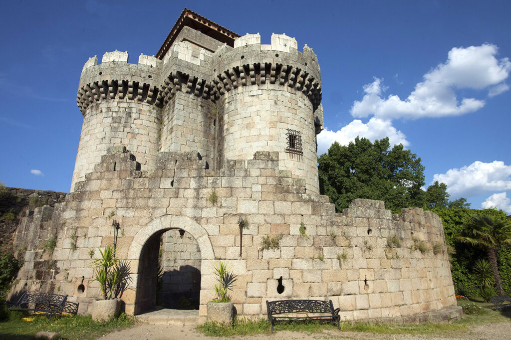 Castillos singulares:  Castillo de Granadilla