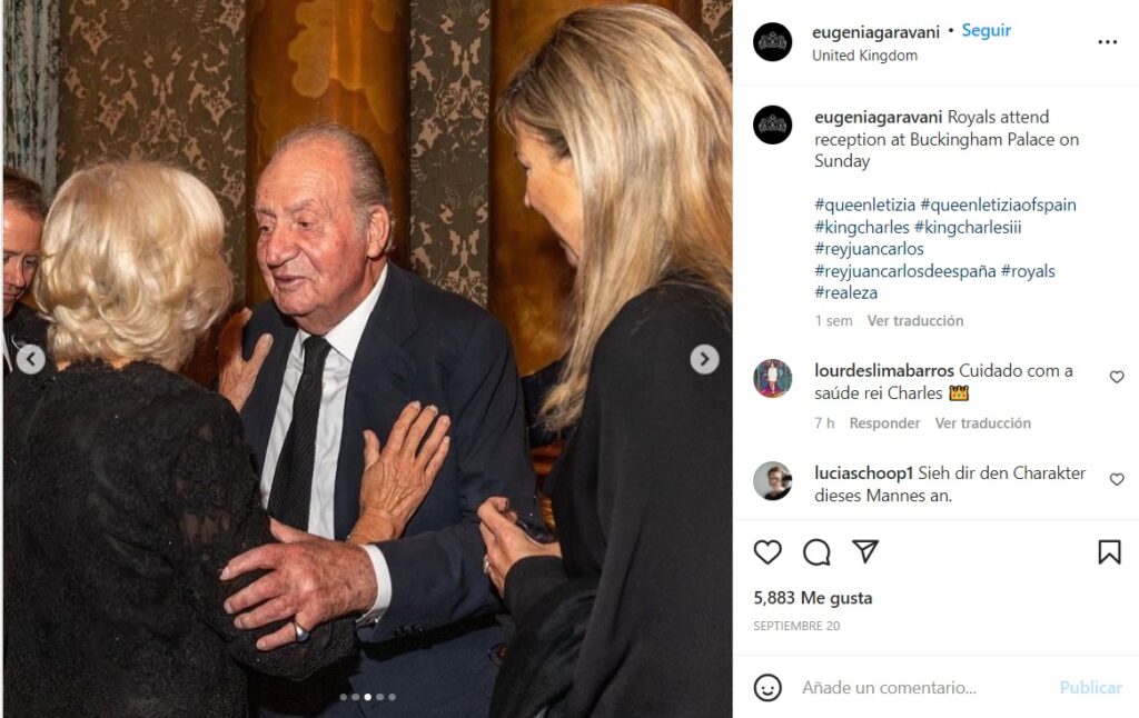 El rey Juan Carlos saluda a Camilla Parker
