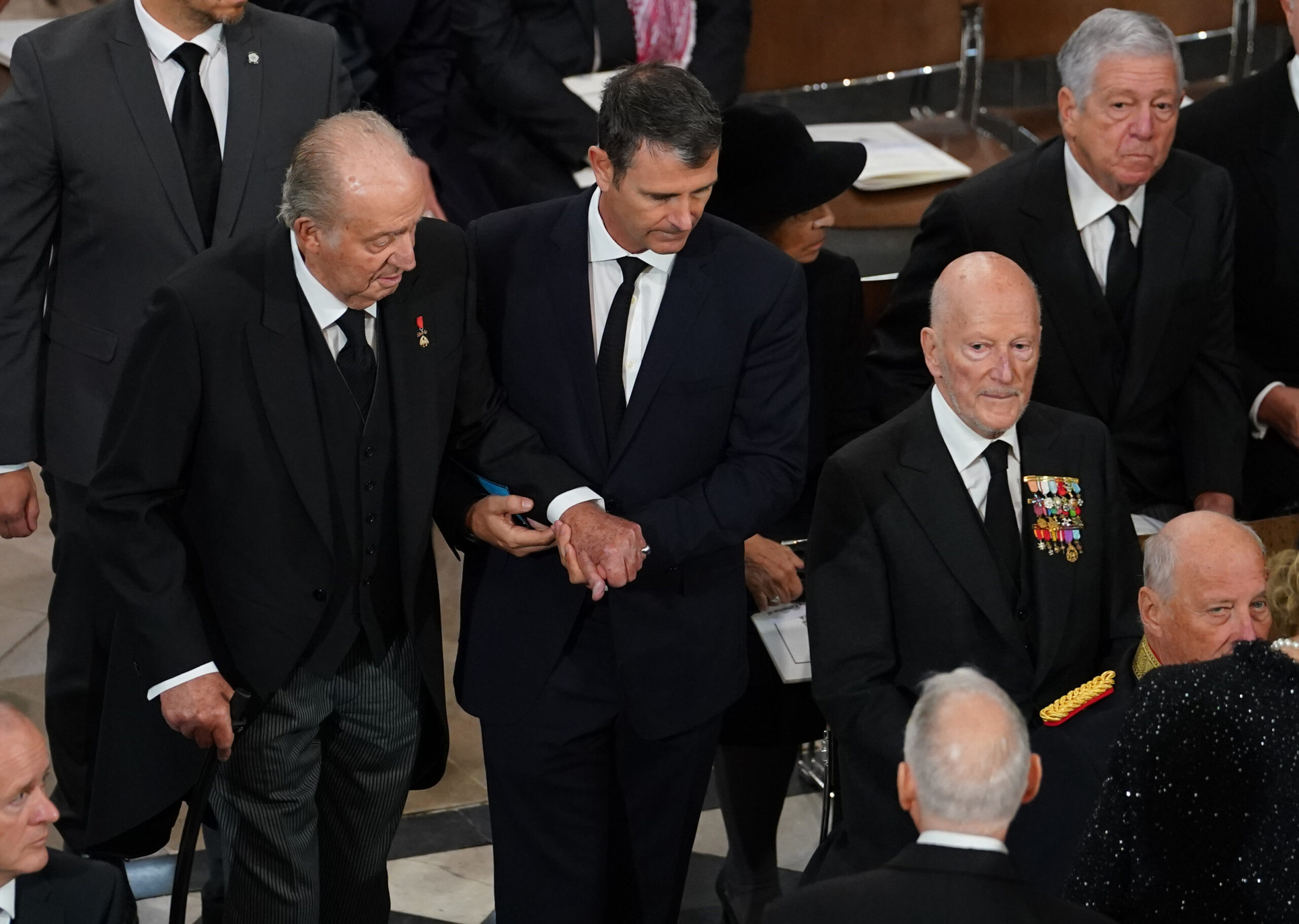 "Un funeral como el de Alfonso XIII". Juan Carlos I espera una despedida a la altura de Isabel II