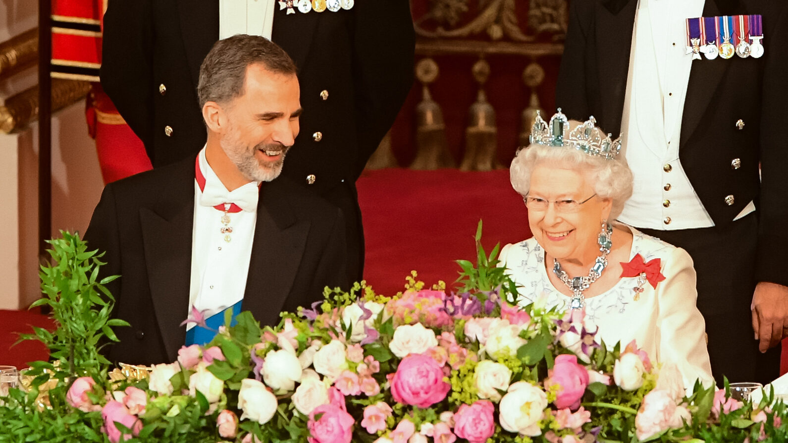 La buena relación entre la reina Isabel II y la familia real española