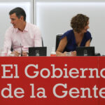 Alarma en el PSOE: los barones bajan el IRPF y Lobato esconde las siglas en Madrid