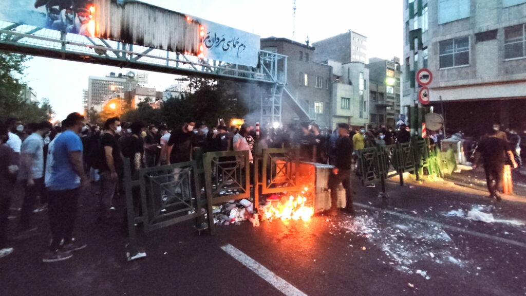 Las protestas en Irán ya dejan al menos 11 muertos en la escalada de tensión policial