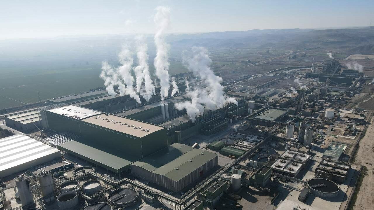 Hasta 400 fábricas desconfían de la promesa energética del Gobierno y siguen paradas