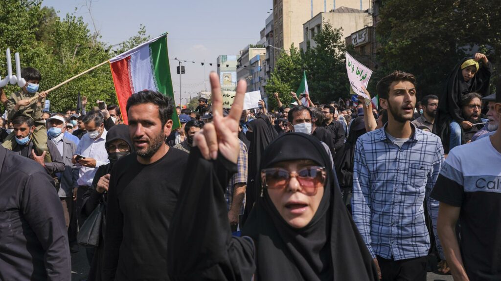 El régimen iraní moviliza a sus fieles en marchas contra las protestas por el asesinato de Mahsa Amini
