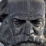 escultura karl marx