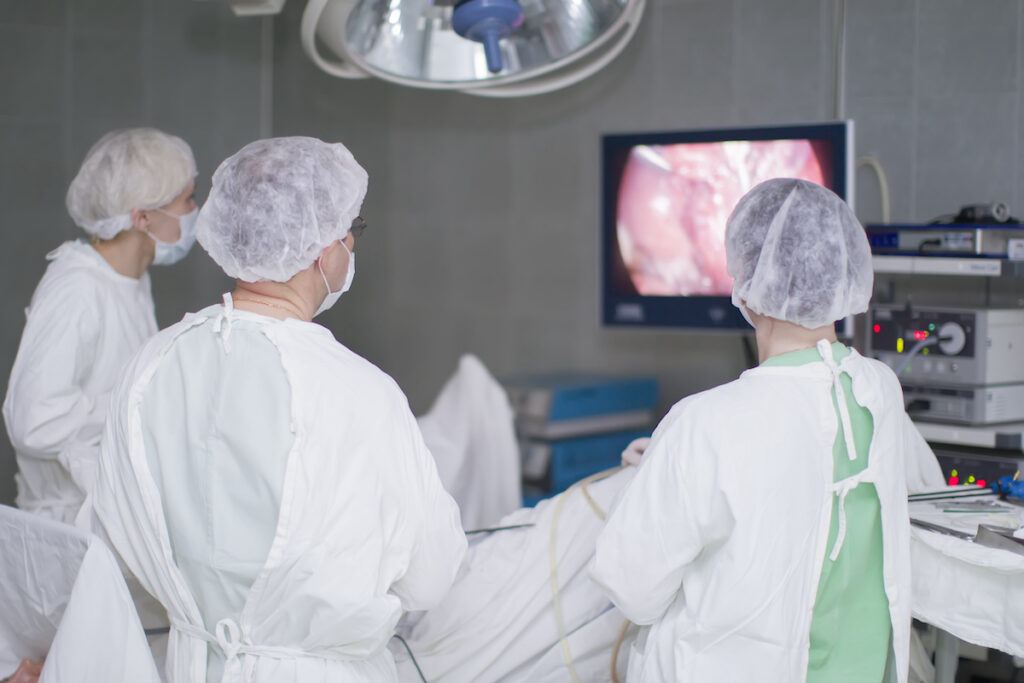 Tres razones por las que decir sí a una laparoscopia en una hernia inguinal