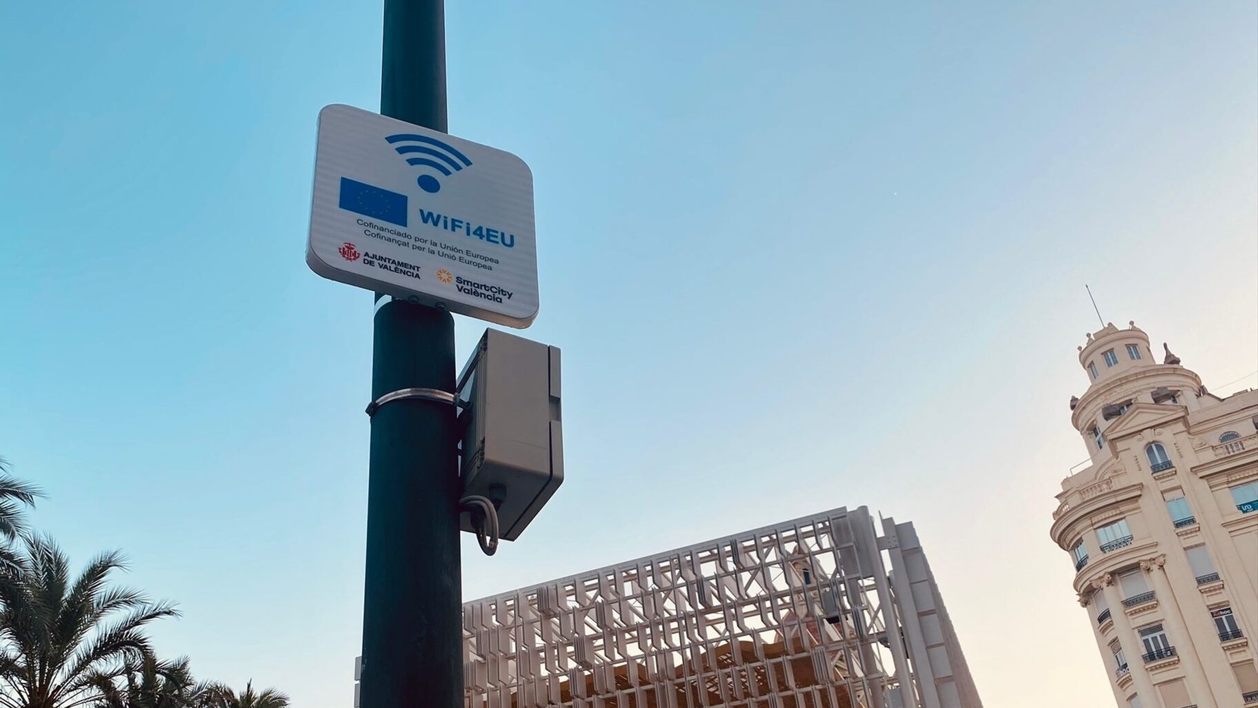 Los barrios suman otros 76 nuevos puntos de wifi gratuito para "plantar cara a la brecha digital"