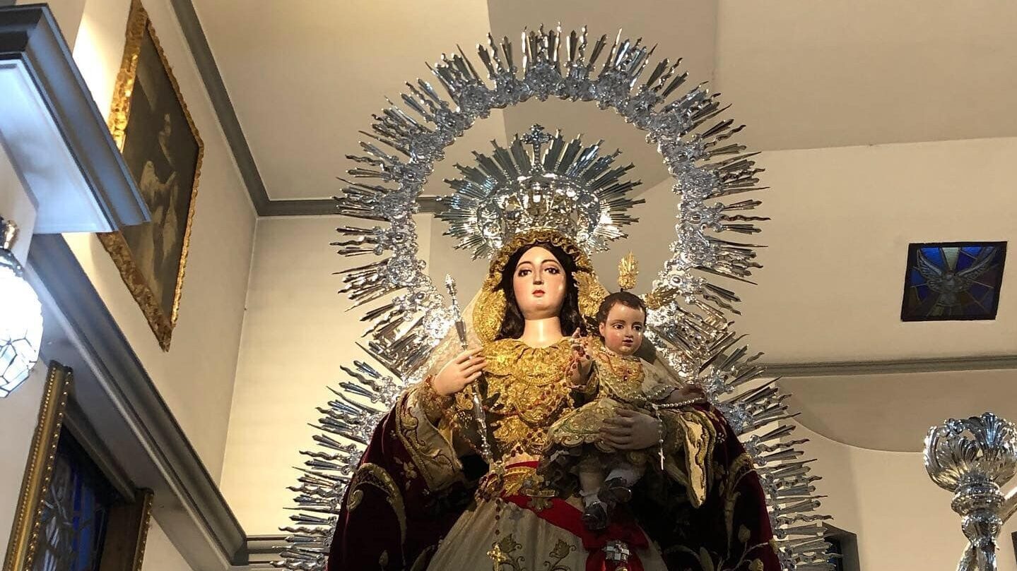 Arrojan lejía al paso de la procesión de la Virgen de Nuestra Señora del Rosario en Jaén