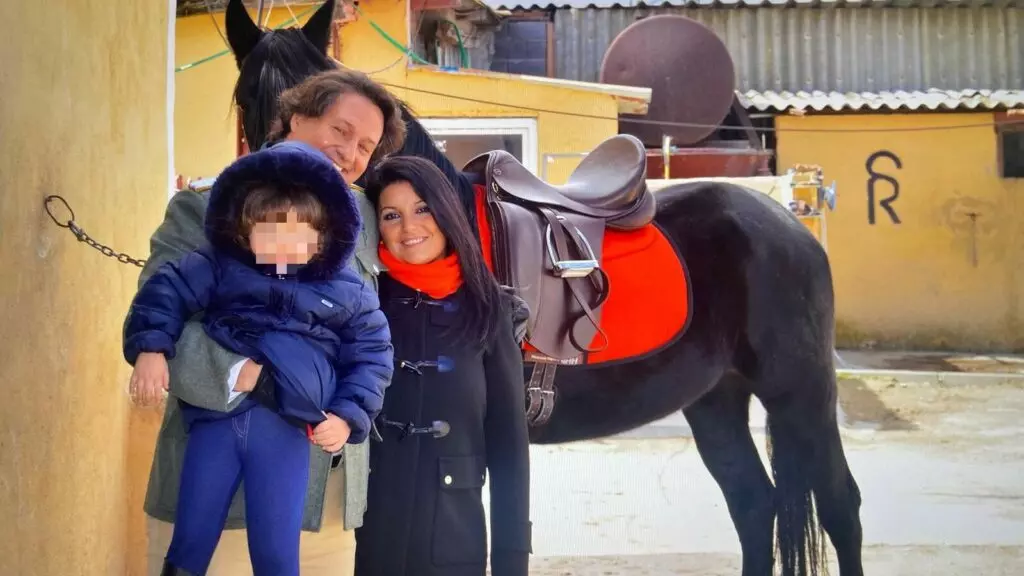 El conde de Atarés y marqués de Perijá, Fernando González de Castejón, junto a su mujer y a la hija de ambos