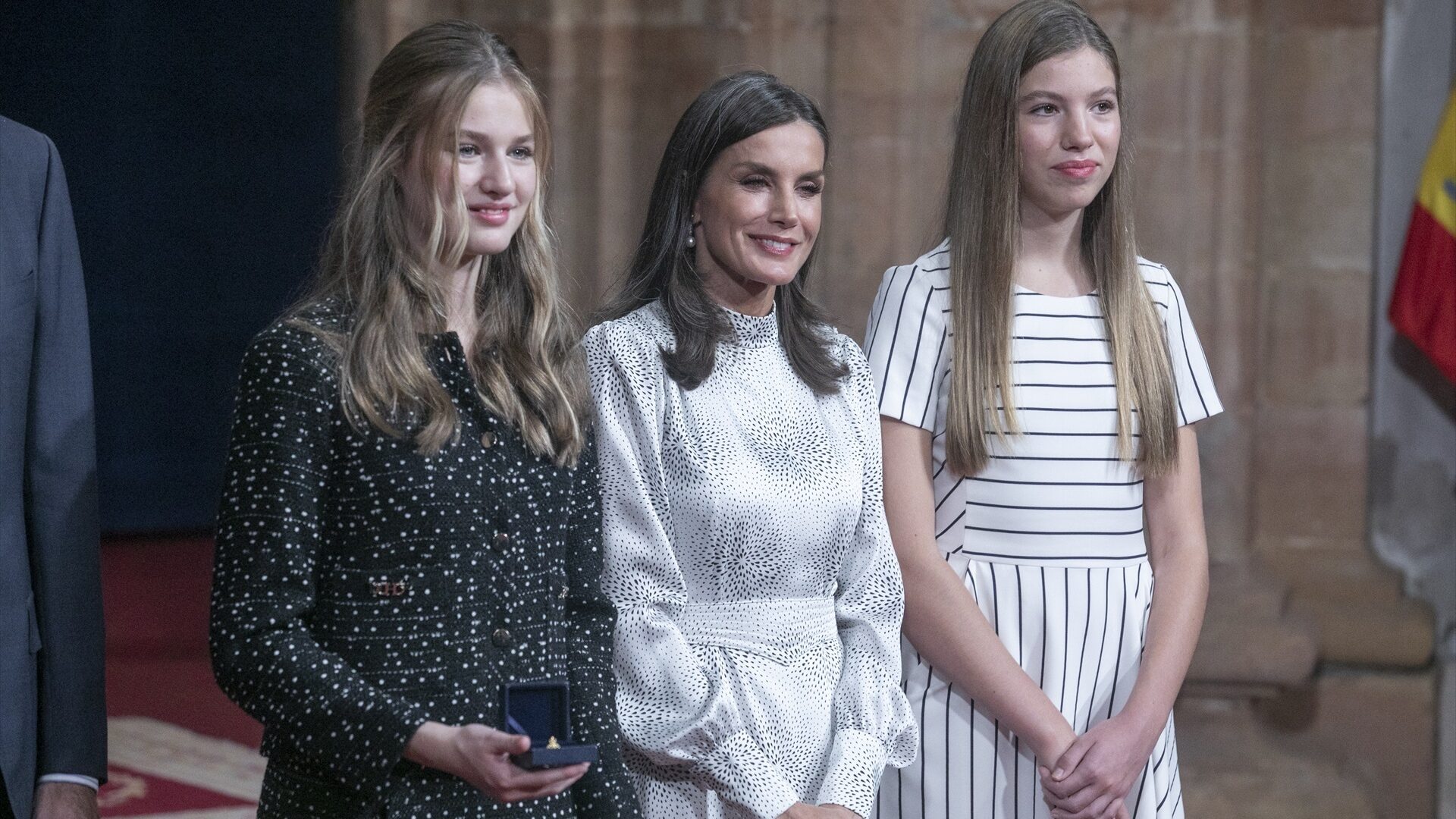 Los looks de la reina Letizia, la princesa Leonor y la infanta Sofía, en las audiencias de los Premios Princesa de Asturias 2022 