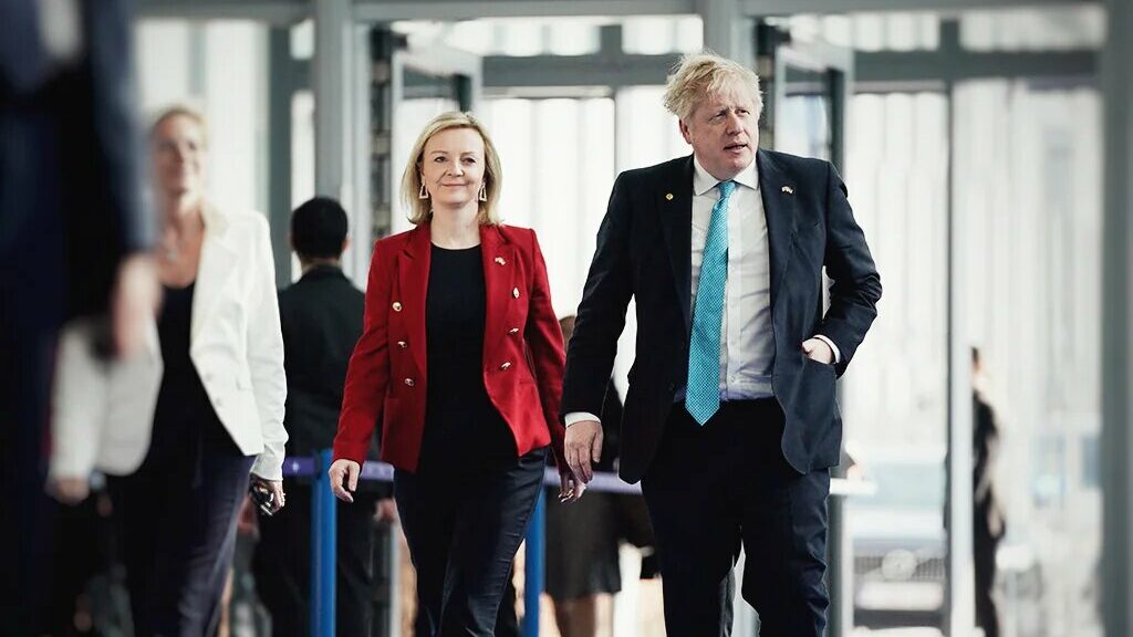 Boris Johnson planea competir por el liderazgo conservador tras la caída de Liz Truss