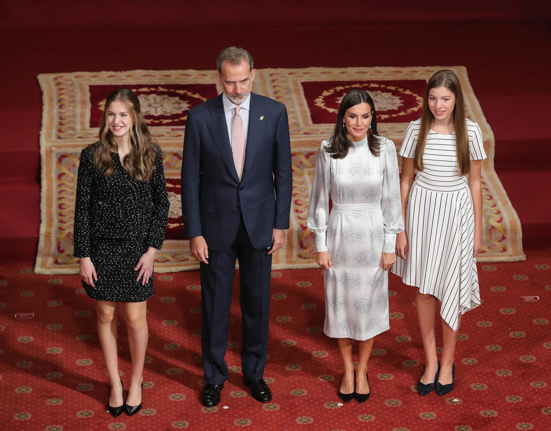 Premios Princesa De Asturias 2022 Los Looks De La Reina Letizia La Princesa Leonor Y La 7447