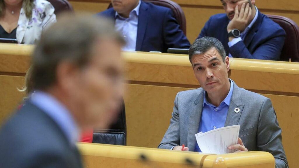 Sánchez ataca a Feijóo por su gestión en Galicia tras hablar el cuádruple que él