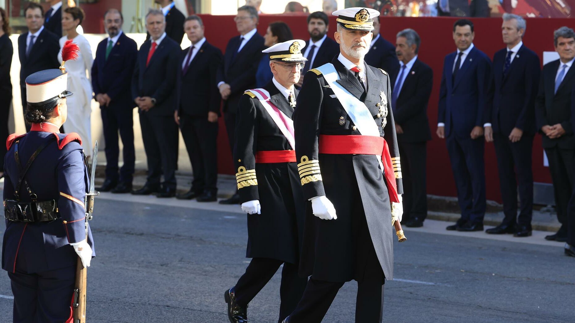 Llegada del rey Felipe VI al desfile del 12 de octubre