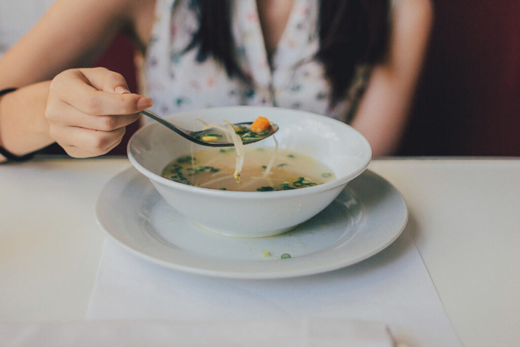 La dieta de la sopa quema grasa para adelgazar cuatro kilos en siete días 