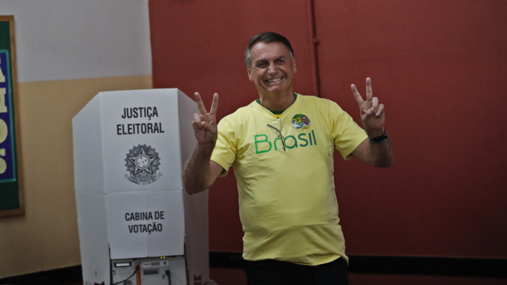 Elecciones en Brasil: Lula y Bolsonaro se juegan su última batalla hacia la presidencia