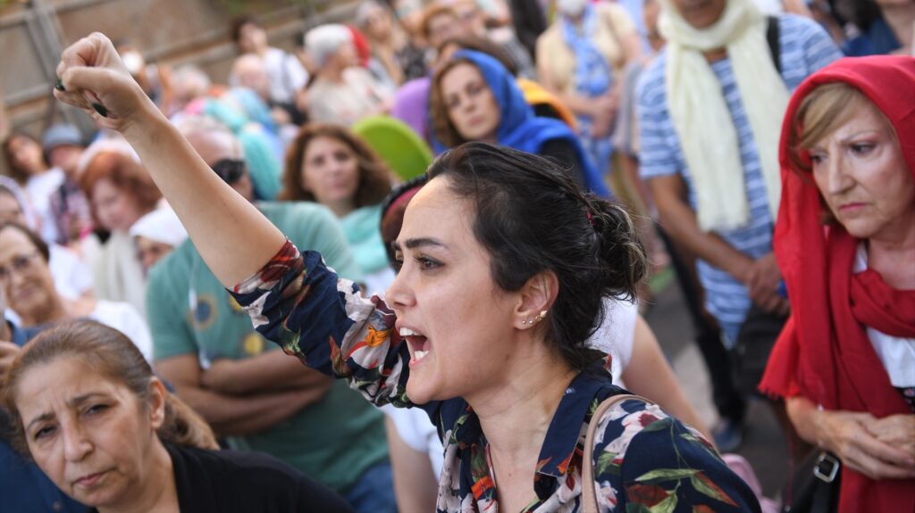 Marcha en Madrid de las mujeres iraníes: 