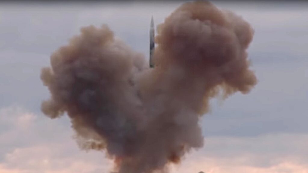 Siete minutos a Madrid y 4 a Londres: ¿Cuánto tardaría un misil ruso en llegar a Europa?