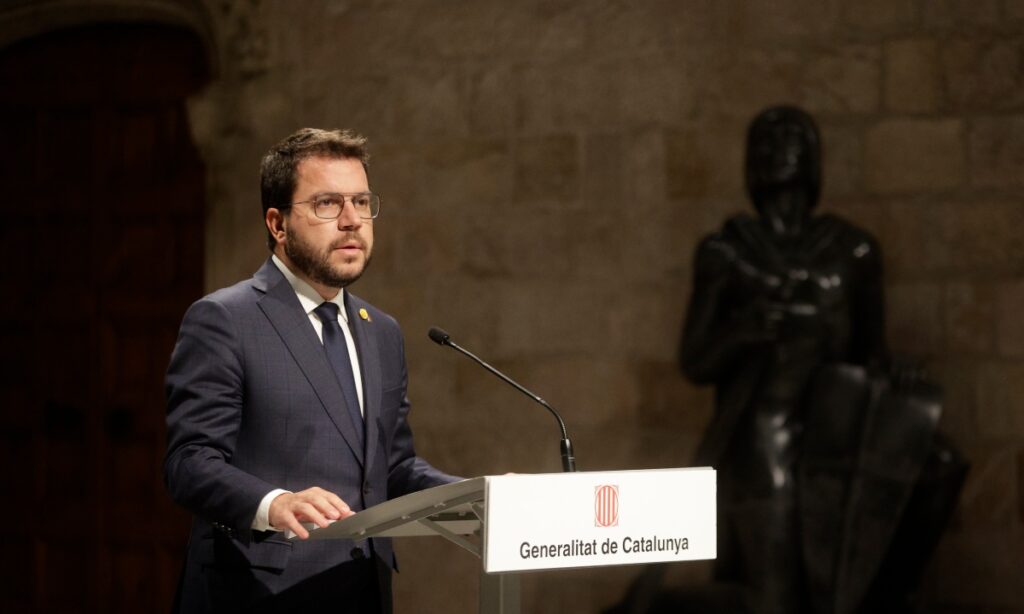 Aragonès rediseña su 'Govern' con consejeros de PSC, CDC y Podemos