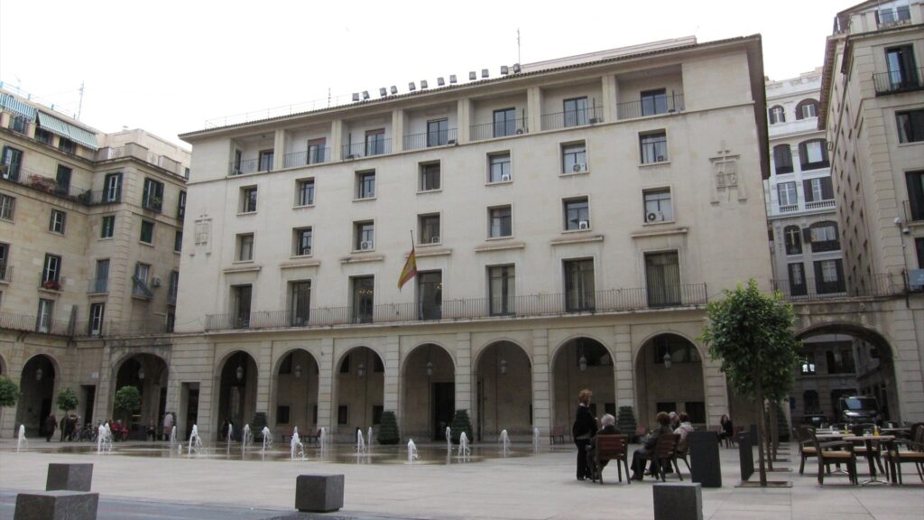 'Sí es sí': Alicante también ignora a la Fiscalía y apuesta por rebajar condenas