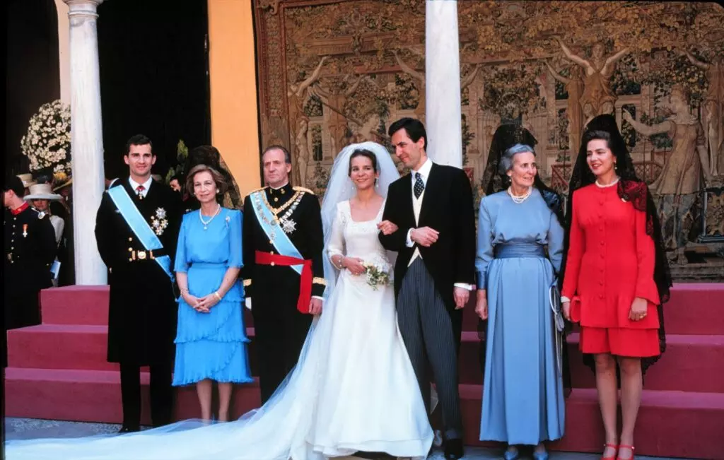 La familia real el día de la boda de la infanta Elena y Jaime de Marichalar