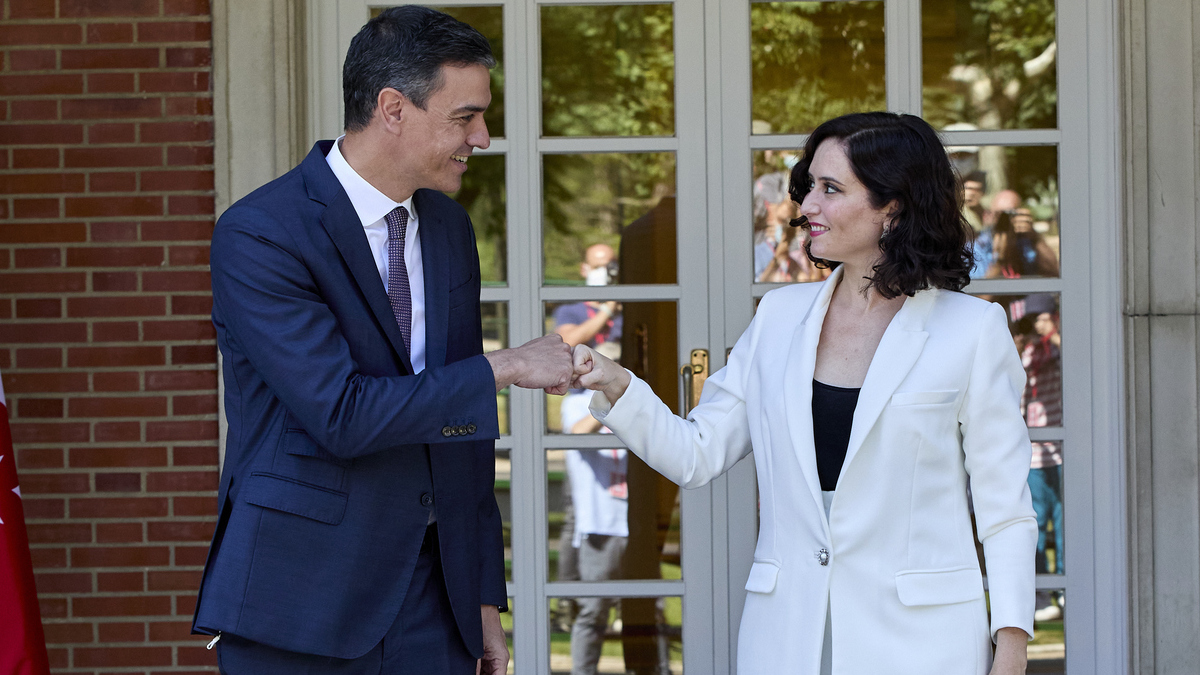 El presidente del Gobierno, Pedro Sánchez, y la presidenta de la Comunidad de Madrid, Isabel Díaz Ayuso, en una imagen de archivo.