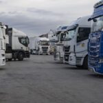 Varios camiones estacionados en las inmediaciones de Mercabarna