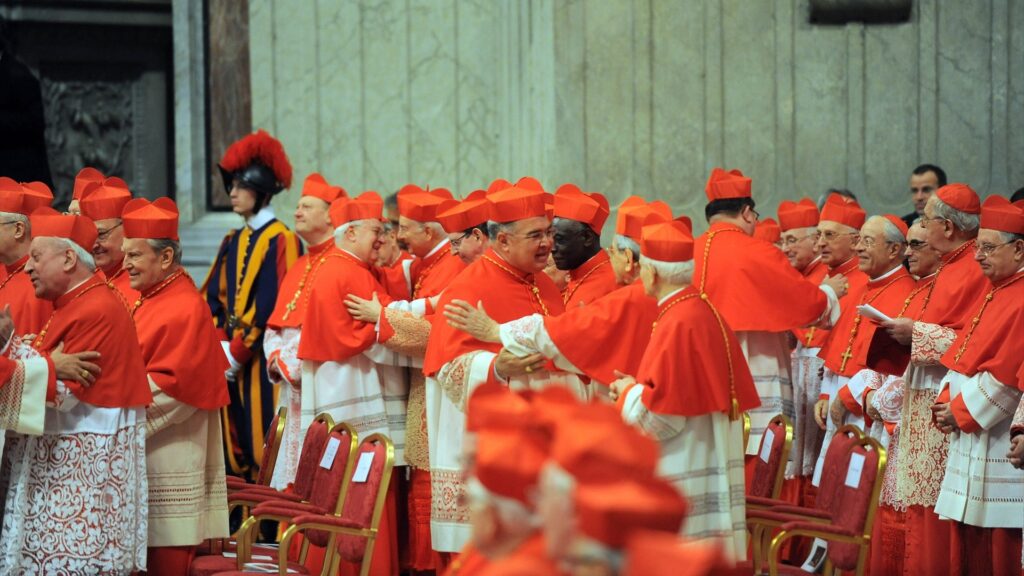 El Vaticano investiga a un cardenal tras haber admitido abusar de una adolescente
