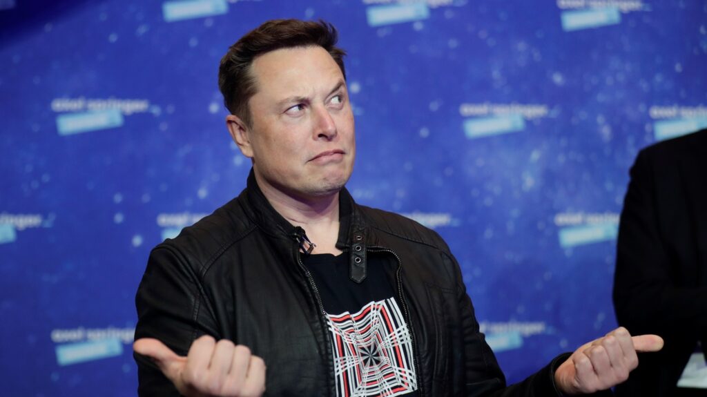 Elon Musk no descarta la bancarrota para Twitter mientras sigue la sangría de directivos
