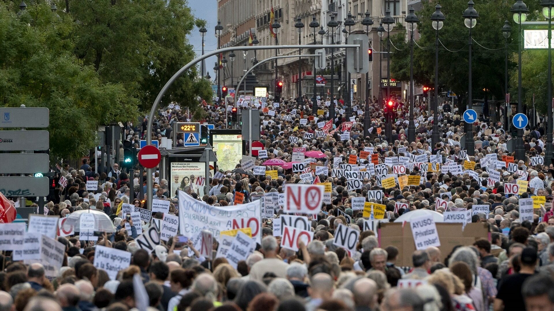 Manifestación por la huelga de médicos en la Comunidad de Madrid