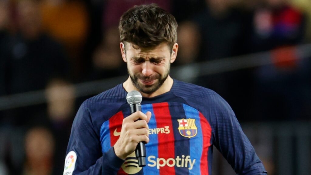 Piqué se despide entre lágrimas del Camp Nou: 