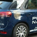 Un coche de la Policía Nacional, que ha detenido a 34 personas en una redada contra la pornografía infantil