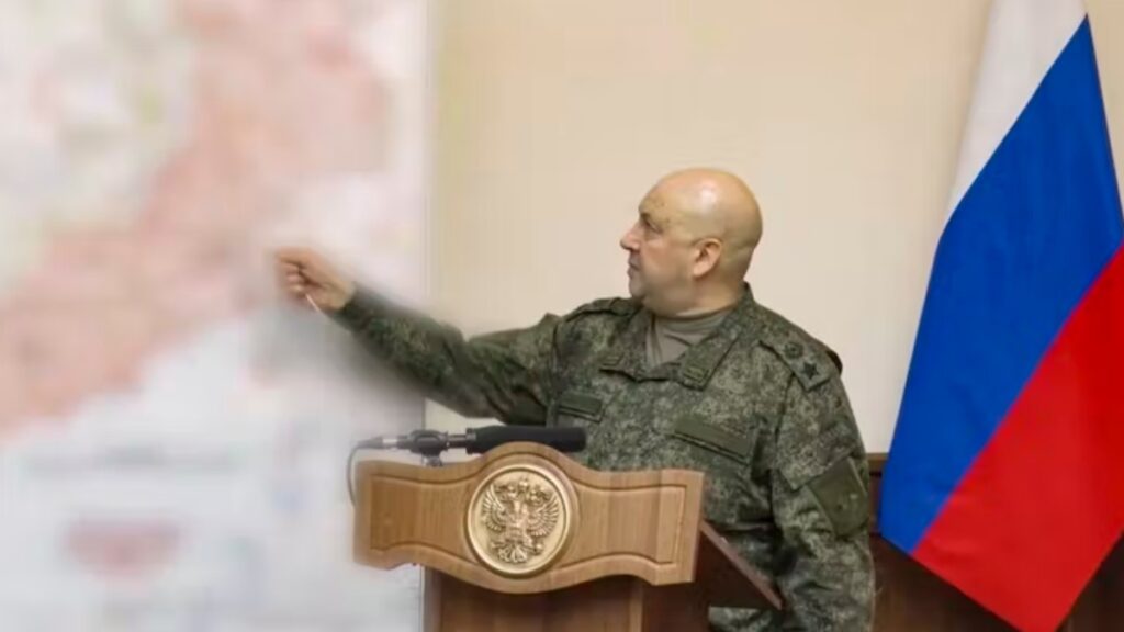 ¿Podría ser una treta? El comandante militar ruso en Ucrania, el general Sergei Surovikin, anuncia su retirada de la ciudad clave de Jersón
