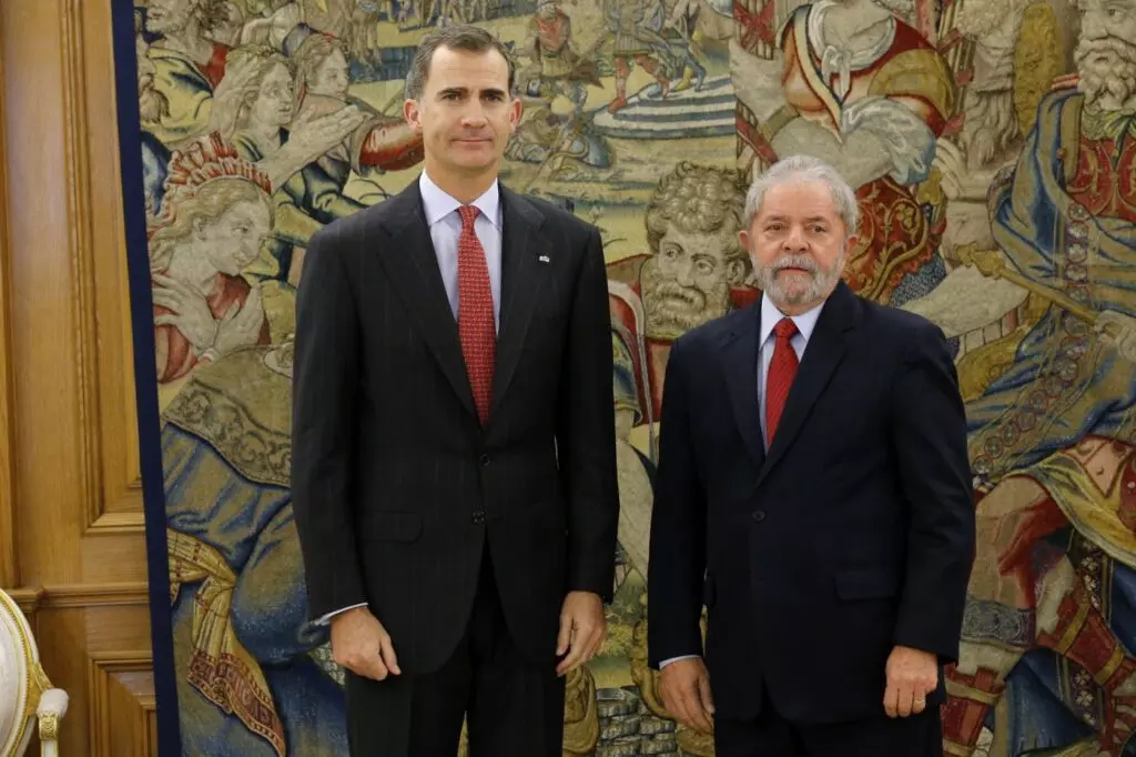 El rey Felipe VI y Luiz Inácio Lula Da Silva, en una audiencia en 2015 en el Palacio de La Zarzuela en Madrid
