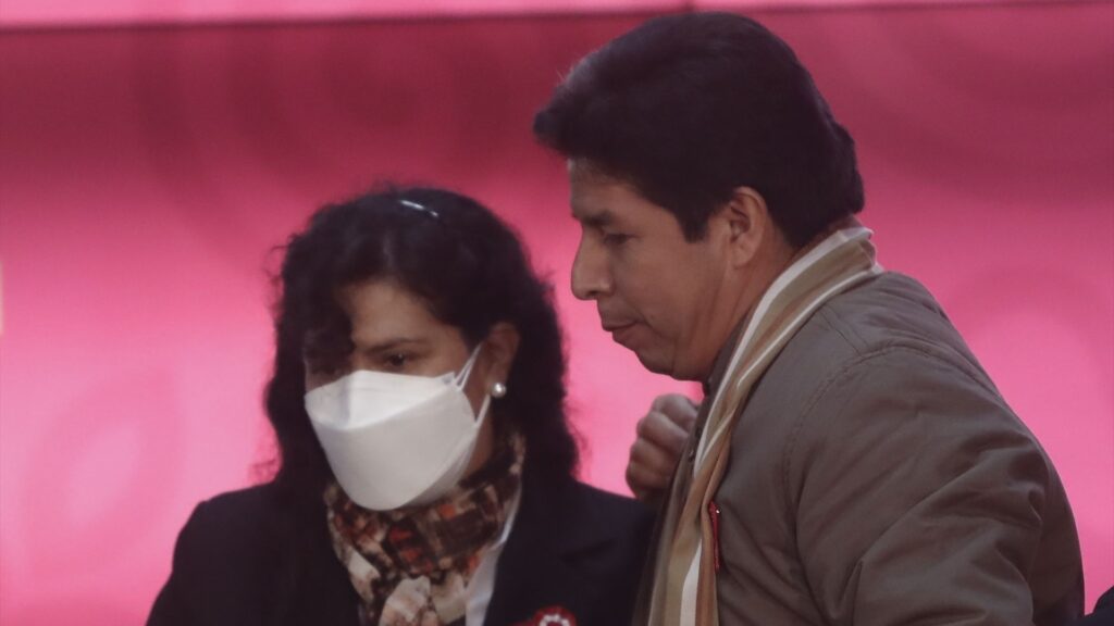 Perú informa a México de que la mujer de Castillo está investigada por organización criminal