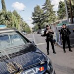 Un dispositivo de la Policía Nacional en la embajada de Ucrania en Madrid