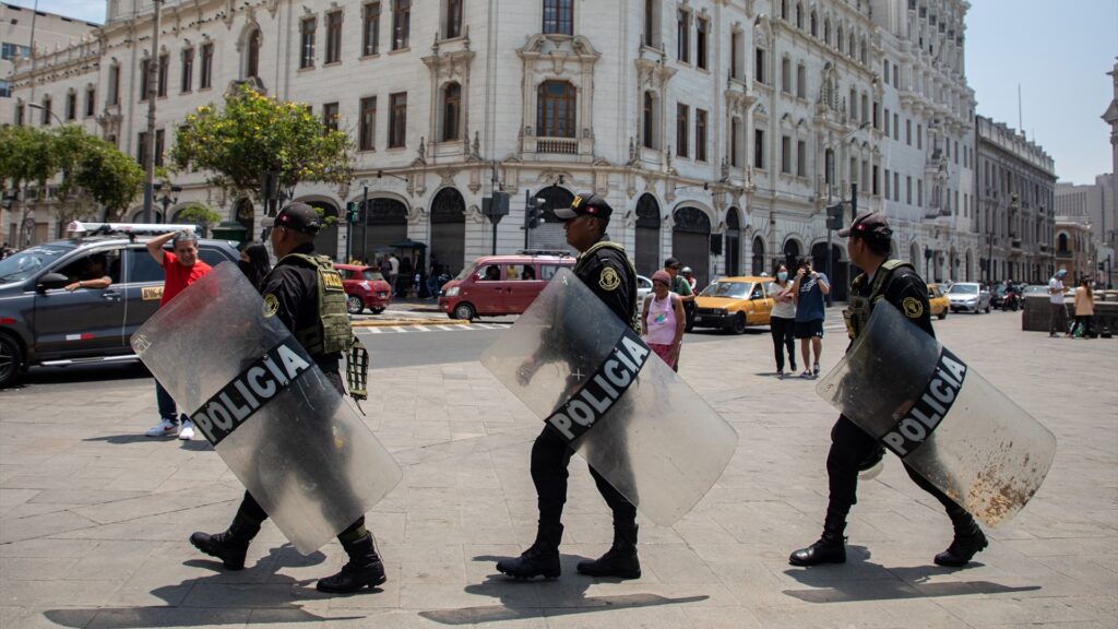 El nuevo Gobierno de Perú declara el estado de emergencia durante 30 días
