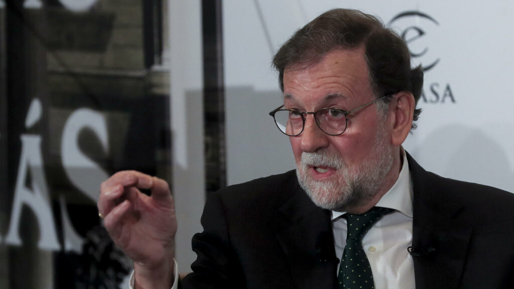Rajoy confiesa que envía los artículos del Mundial por mensajes de voz minutos después de acabar el partido