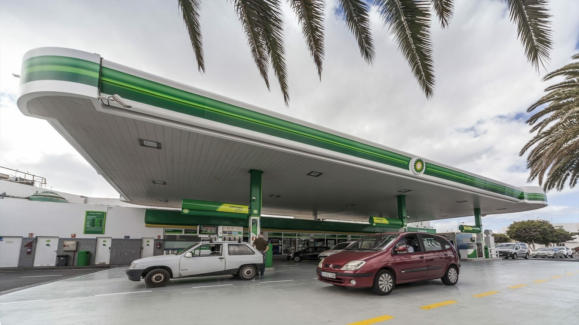 BP abandona la guerra con Repsol, Cepsa y Galp en los descuentos de los carburantes