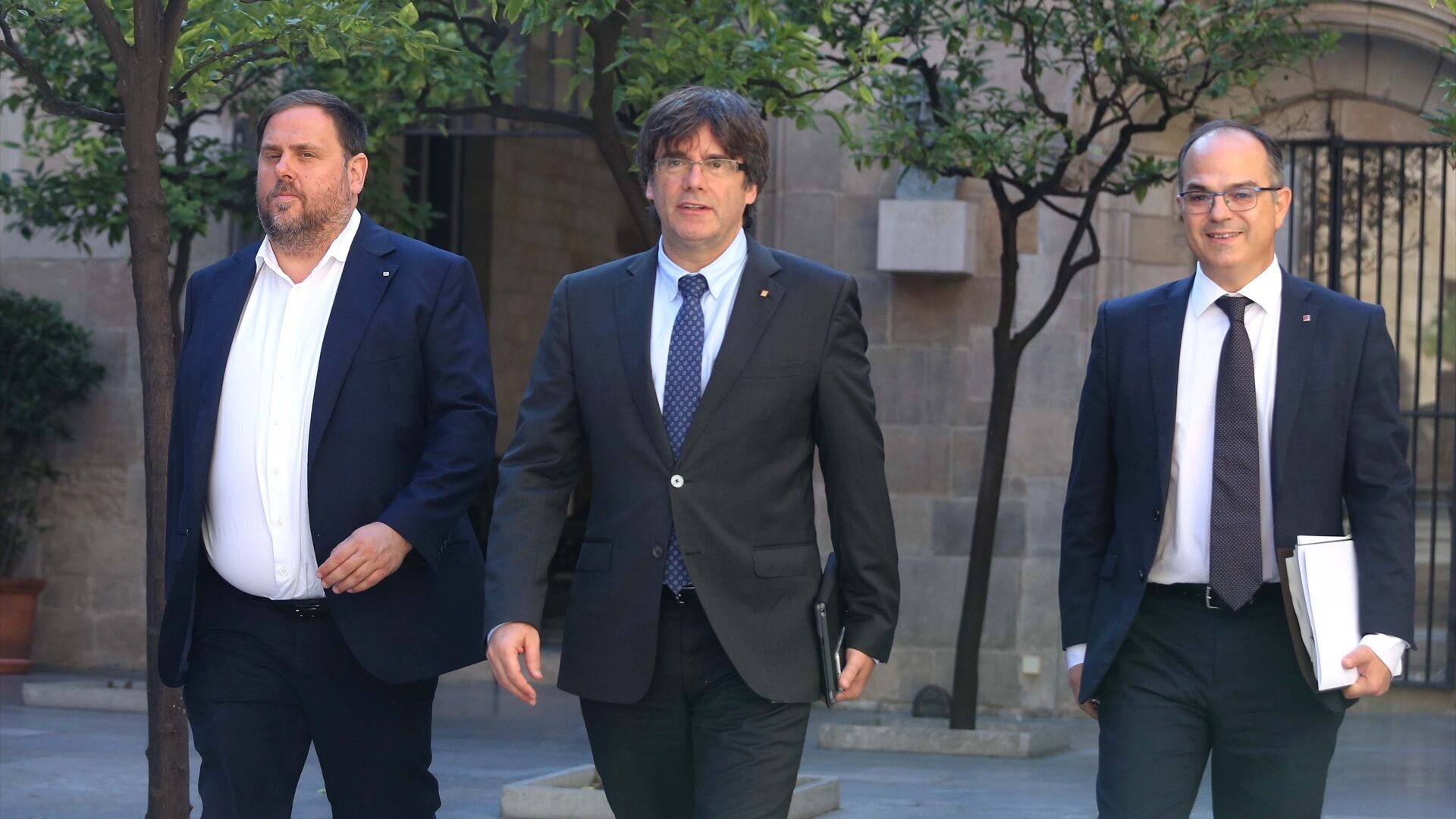 Junqueras, Puigdemont y Turull, antes de la reunión de Govern.