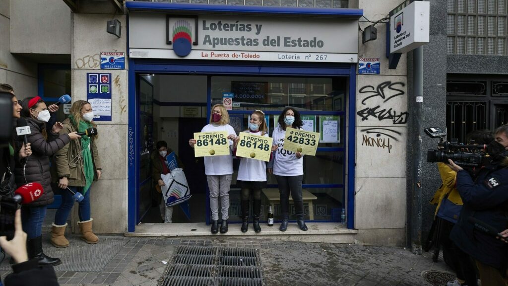 Detienen a los ladrones de la Lotería de Navidad: cobraron 100.000 euros de décimos robados