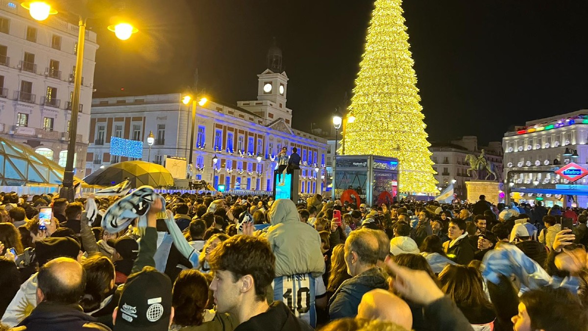 La Puerta del Sol de Madrid durante la celebración argentina tras el Mundial